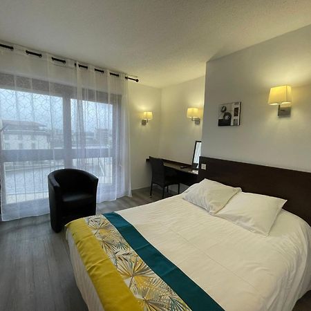 Hotel Le Vascon Dax Bagian luar foto