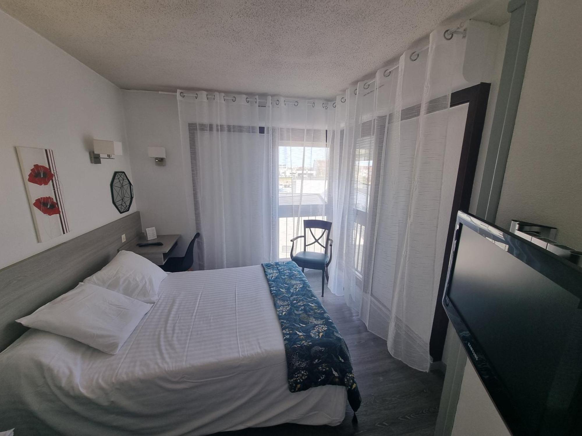 Hotel Le Vascon Dax Bagian luar foto