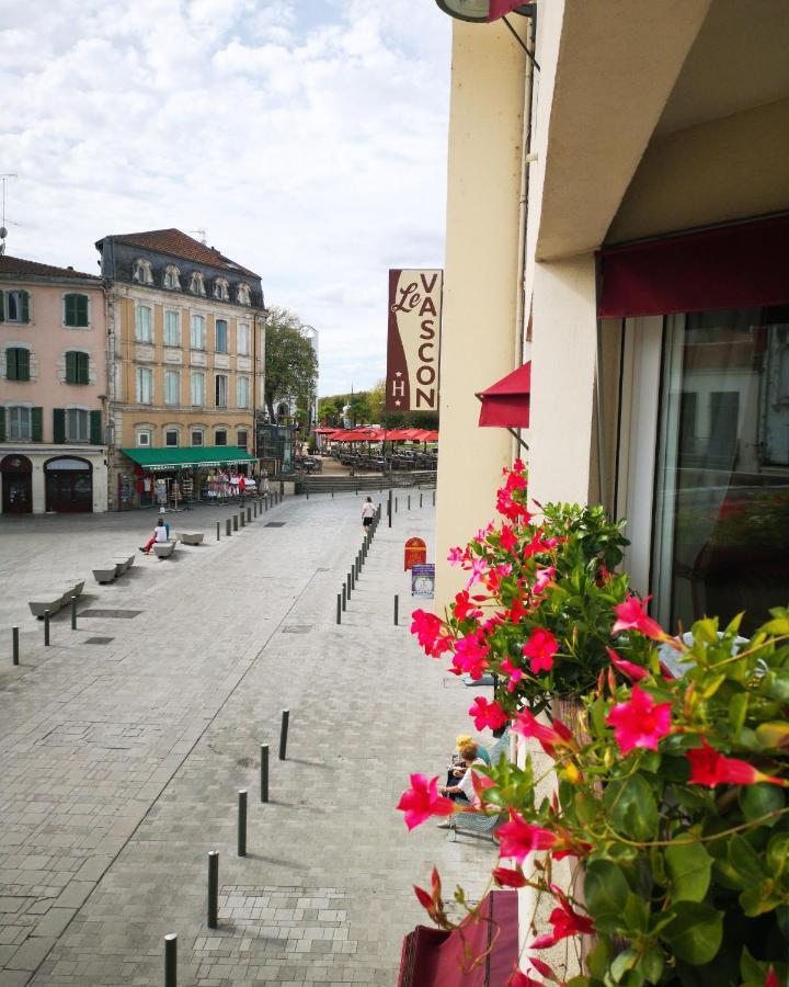 Hotel Le Vascon Dax Bagian luar foto