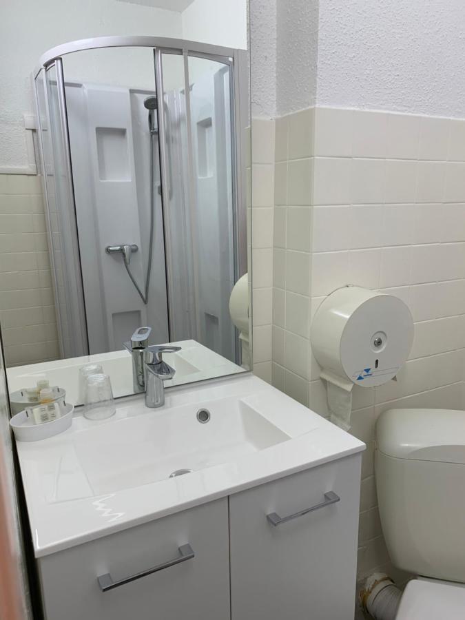 Hotel Le Vascon Dax Bagian luar foto