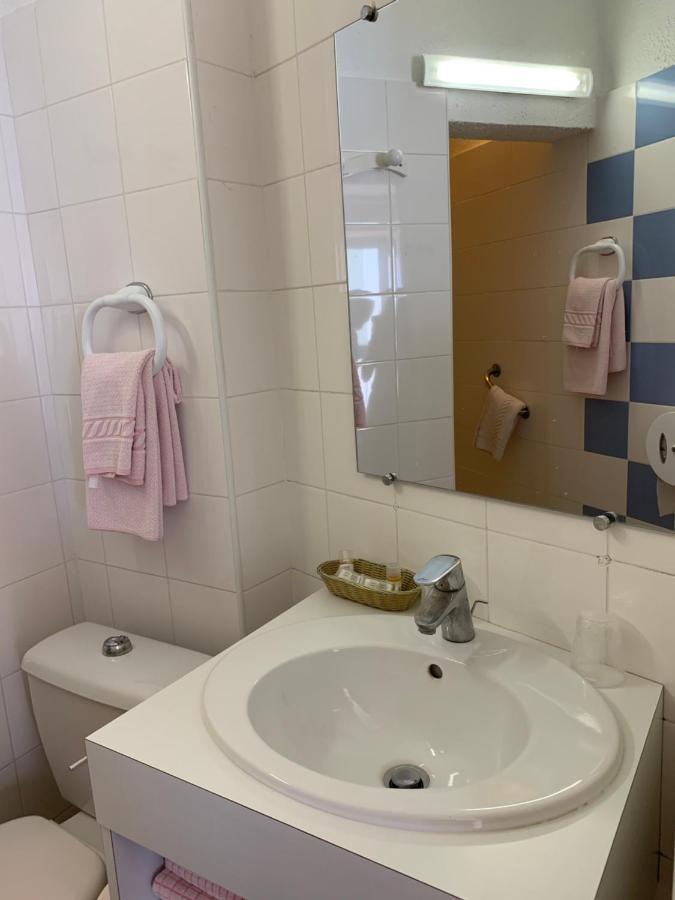 Hotel Le Vascon Dax Bagian luar foto